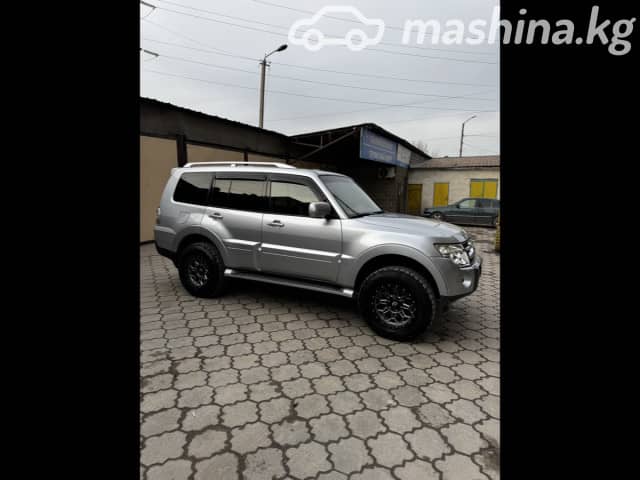 Mitsubishi Pajero IV 3.8 AT 4WD