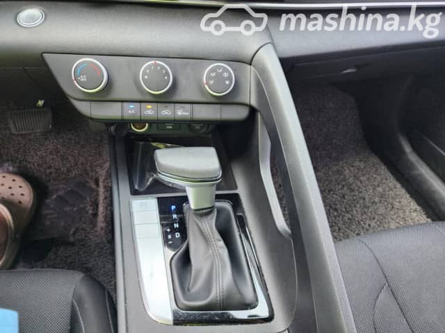 Hyundai Avante VII 1.6 AT