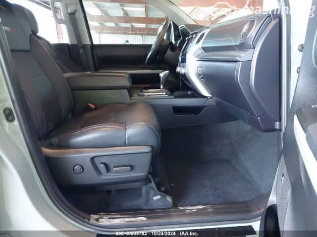 Toyota Tundra II Рестайлинг CrewMax 5.7 AT 4WD