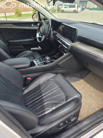 Kia K5 III 2.0 AT