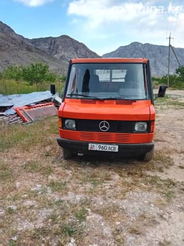 Mercedes-Benz Бортовой (4х2)