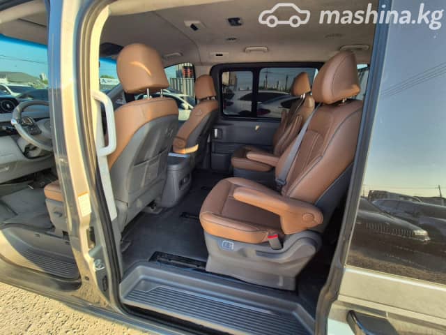 Hyundai Staria 2.2d AT