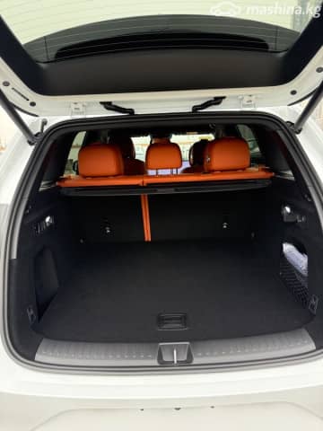 LiXiang L6 1.5hyb AT 4WD