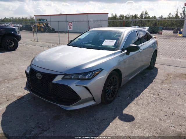 Toyota Avalon V 2.5hyb CVT