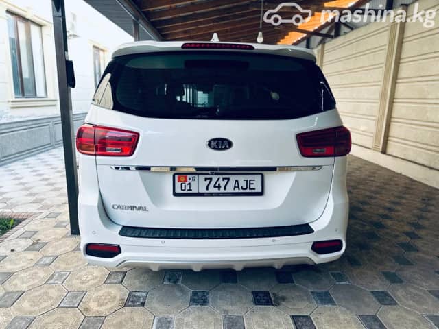 Kia Carnival III 2.2d AT