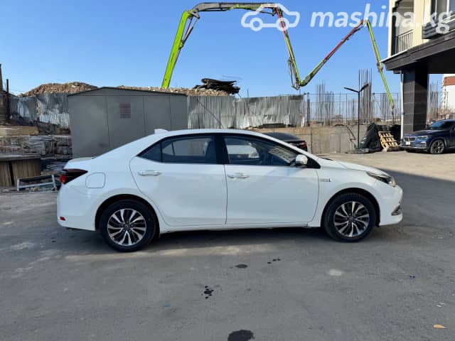 Toyota Corolla XI (E160, E170, E180) Рестайлинг 1 1.8hyb CVT