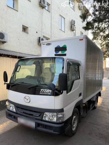 Mazda Scrum Truck
