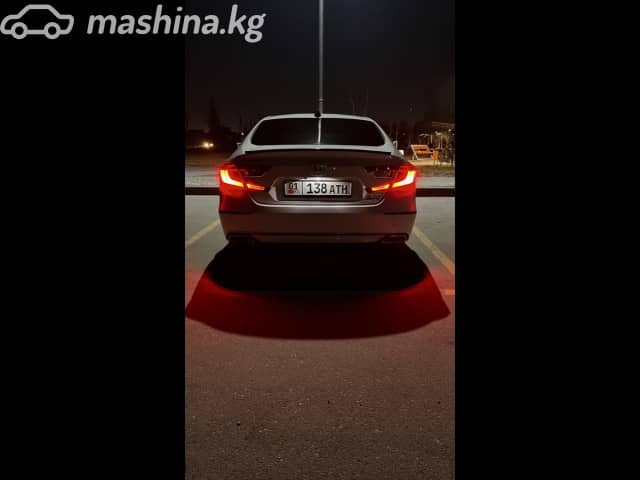 Honda Accord X Рестайлинг 2.0 AT
