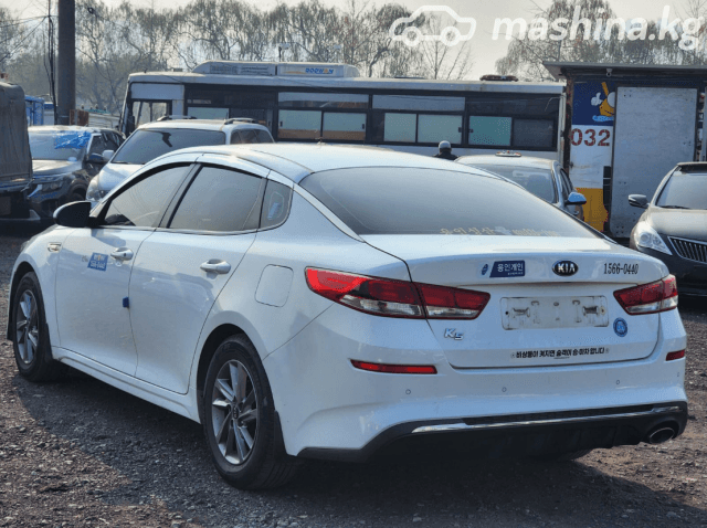 Kia K5 II 2.0 AT