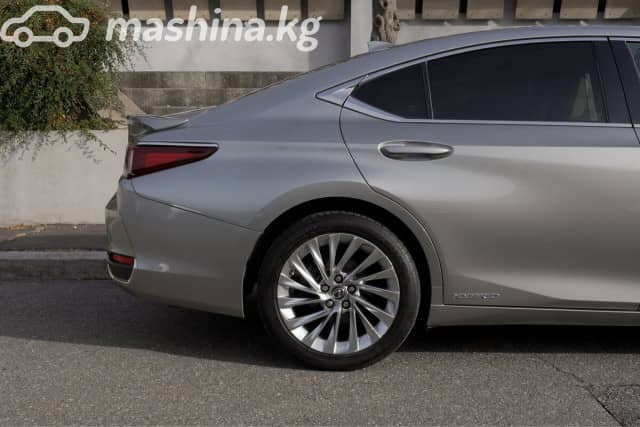 Lexus ES VII 300h 2.5hyb CVT