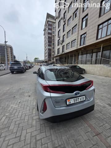 Toyota Prius IV Рестайлинг (XW50) 1.8hyb AT