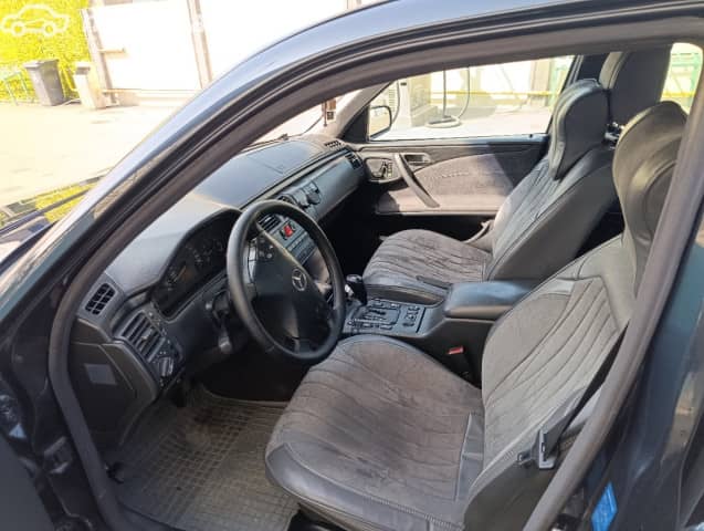 Mercedes-Benz E-Класс II (W210, S210) Рестайлинг 320 3.2 AT