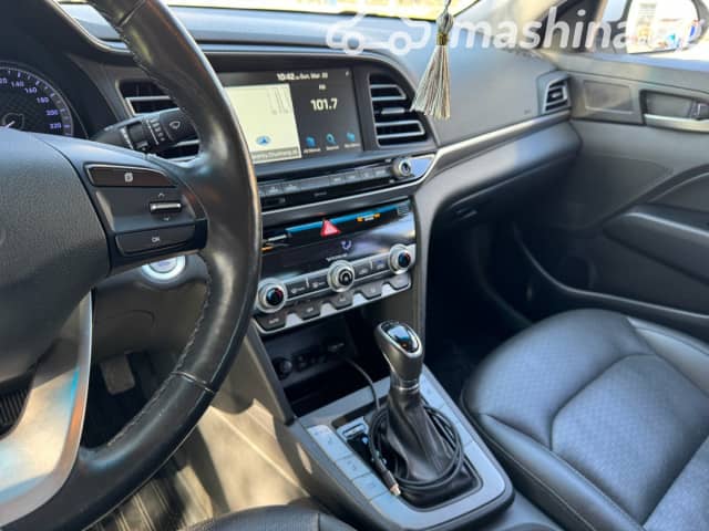 Hyundai Avante VI Рестайлинг 1.6 CVT