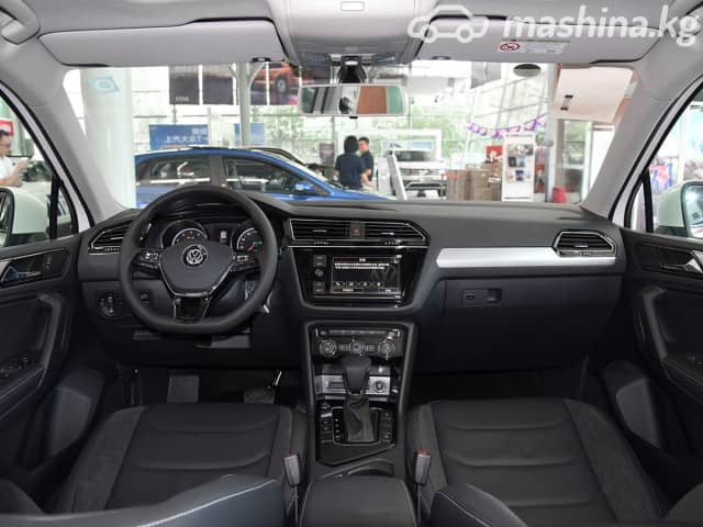 Volkswagen Tiguan III (China Market) 2.0 AMT