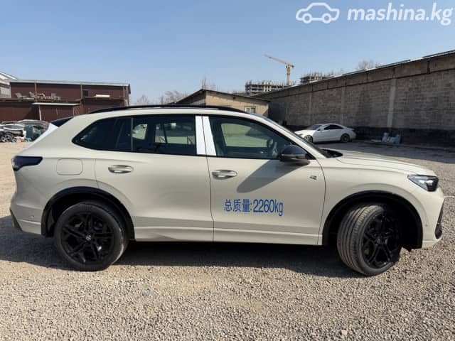 Volkswagen Tiguan III (China Market) 2.0 AMT