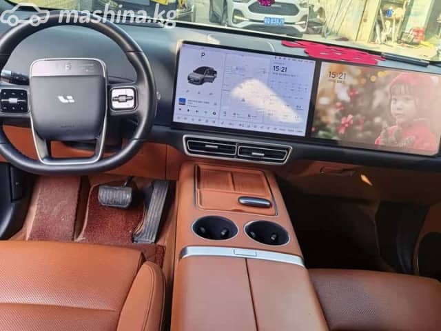LiXiang L6 1.5hyb AT 4WD