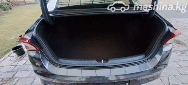 Kia K5 III 2.0 AT