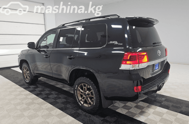 Toyota Land Cruiser 200 Series Рестайлинг 2 5.7 AT 4WD