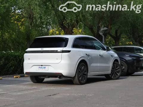 LiXiang L6 1.5hyb AT 4WD