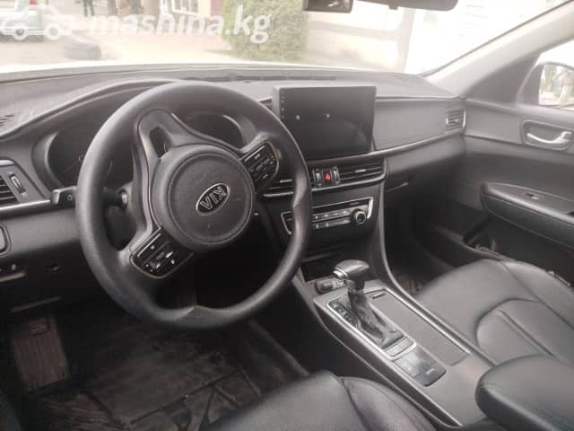Kia K5 II 2.0 AT