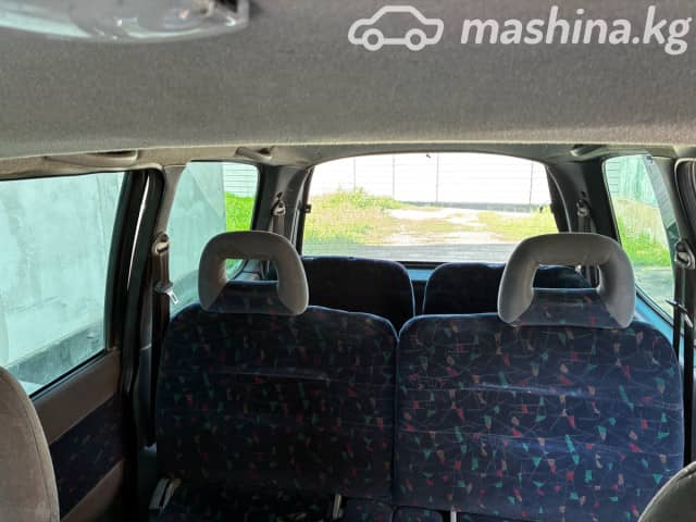 Nissan Serena I (C23) 1.6 MT