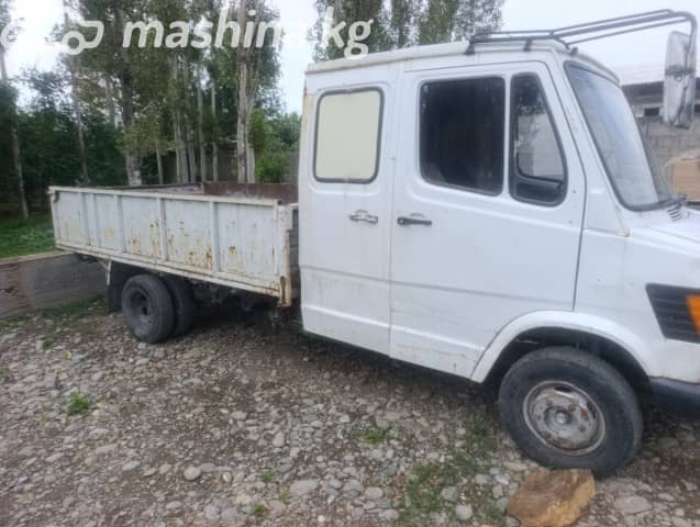 Mercedes-Benz Бортовой (4х2)