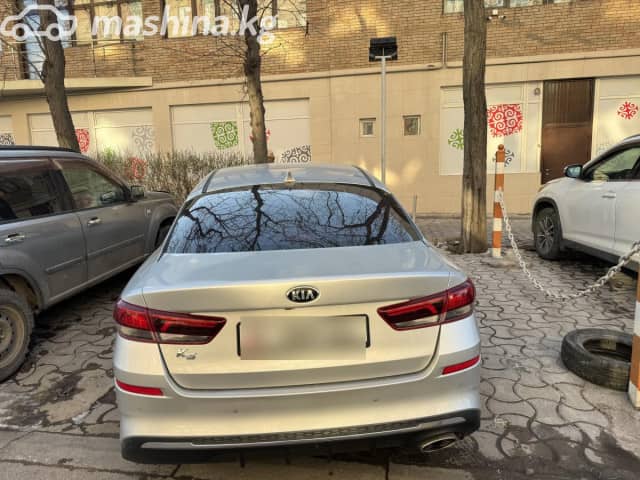 Kia K5 II 2.0 AT
