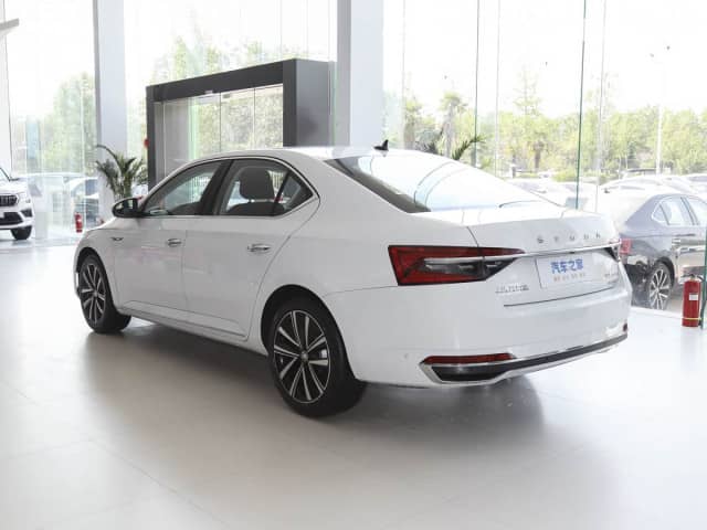 Skoda Superb III 1.4 AT
