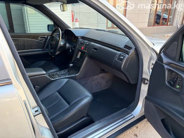 Mercedes-Benz E-Класс II (W210, S210) 320 3.2 AT