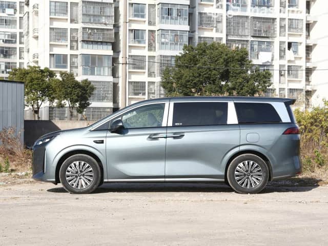 BYD Xia 36.6 kWh 1.5hyb CVT