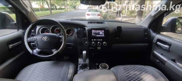 Toyota Sequoia II