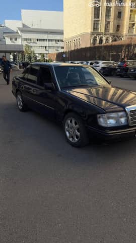 Mercedes-Benz E-Класс I (W124) 220 2.2 MT