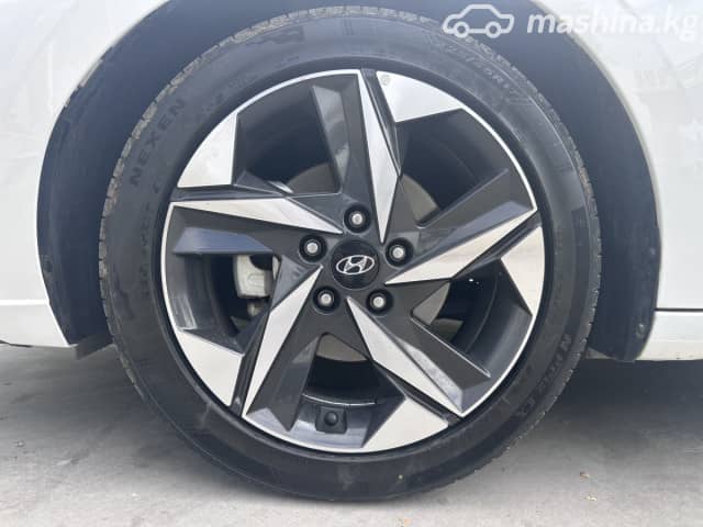 Hyundai Elantra VII (CN7) 1.6 AT