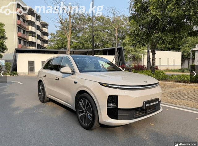 LiXiang L6 1.5hyb AT 4WD