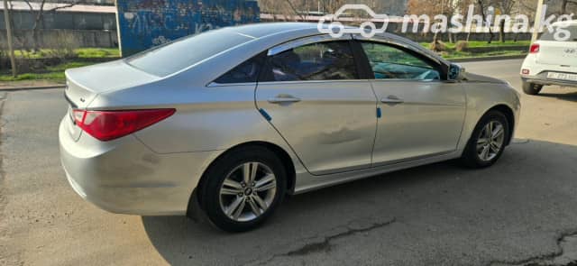 Hyundai Sonata VI (YF) 2.0 AT Газ