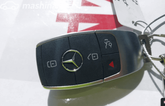 Mercedes-Benz A-Класс IV (W177) 220 2.0 AMT 4WD