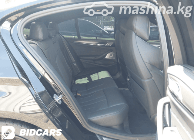 BMW M5 VI (F90) Рестайлинг 4.4 AT 4WD