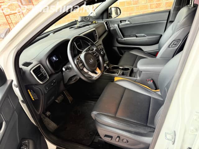 Kia Sportage IV Рестайлинг 2.0d AT