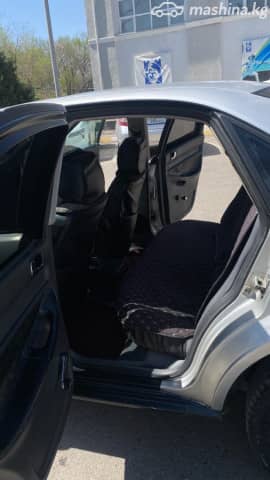 Audi A4 I (B5) 1.6 MT