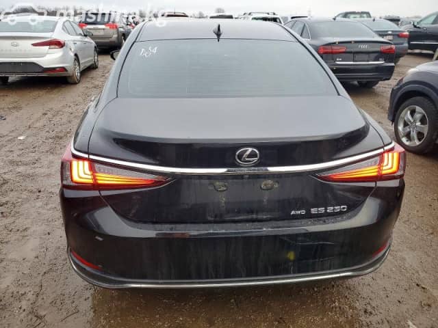 Lexus ES VII 250 2.5 AT