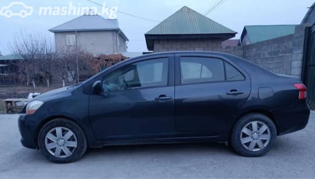 Toyota Yaris II Рестайлинг 1.5 AT