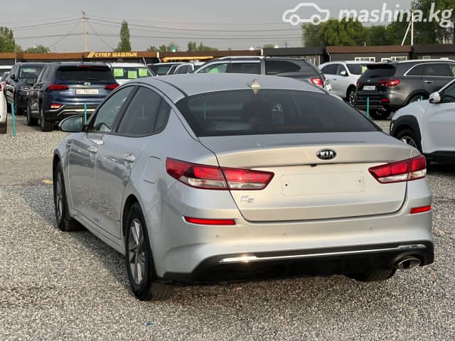 Kia K5 II 2.0 AT