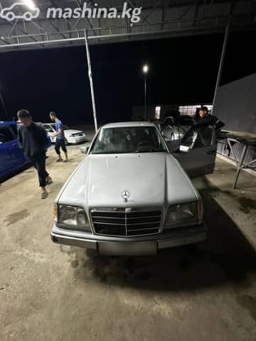 Mercedes-Benz E-Класс I (W124) 220 2.2 MT