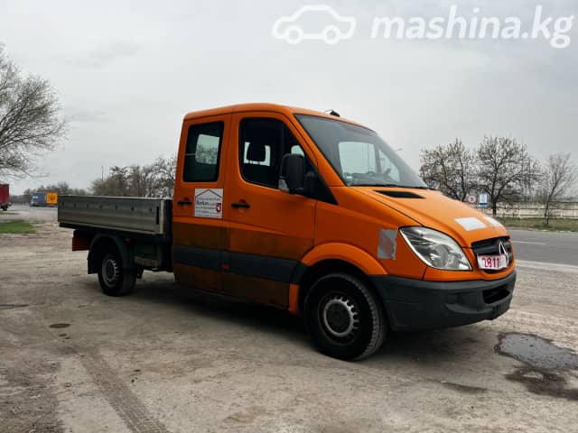 Mercedes-Benz Бортовой (4х2)