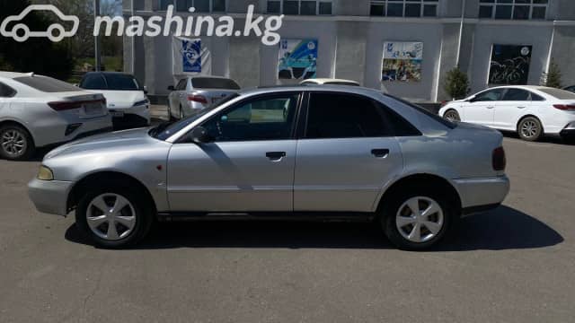 Audi A4 I (B5) 1.6 MT