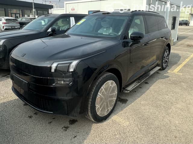 Lynk & Co 900 2.0hyb AT 4WD
