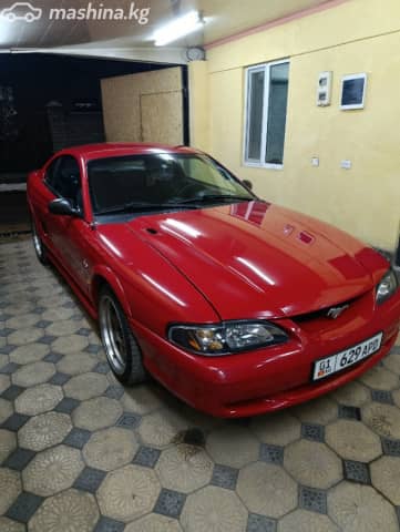 Ford Mustang IV 3.8 AT