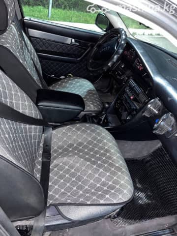 Audi A6 I (C4) 2.0 MT