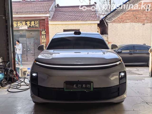 LiXiang L6 1.5hyb AT 4WD