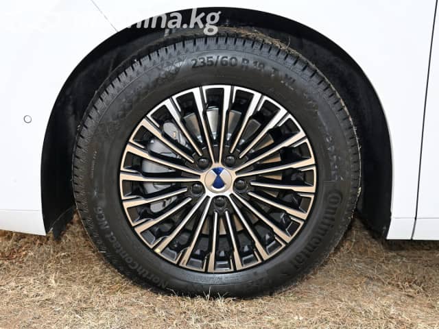 Denza D9 1.5hyb AT